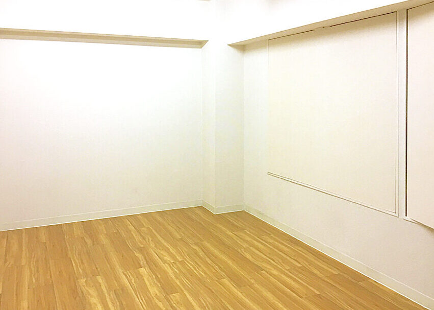 つぎのカーブ　室内